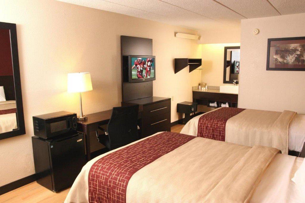 Red Roof Inn Plus+ Philadelphia Airport Есингтън Екстериор снимка