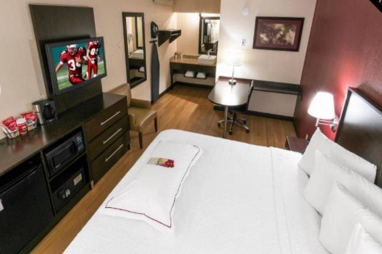 Red Roof Inn Plus+ Philadelphia Airport Есингтън Екстериор снимка
