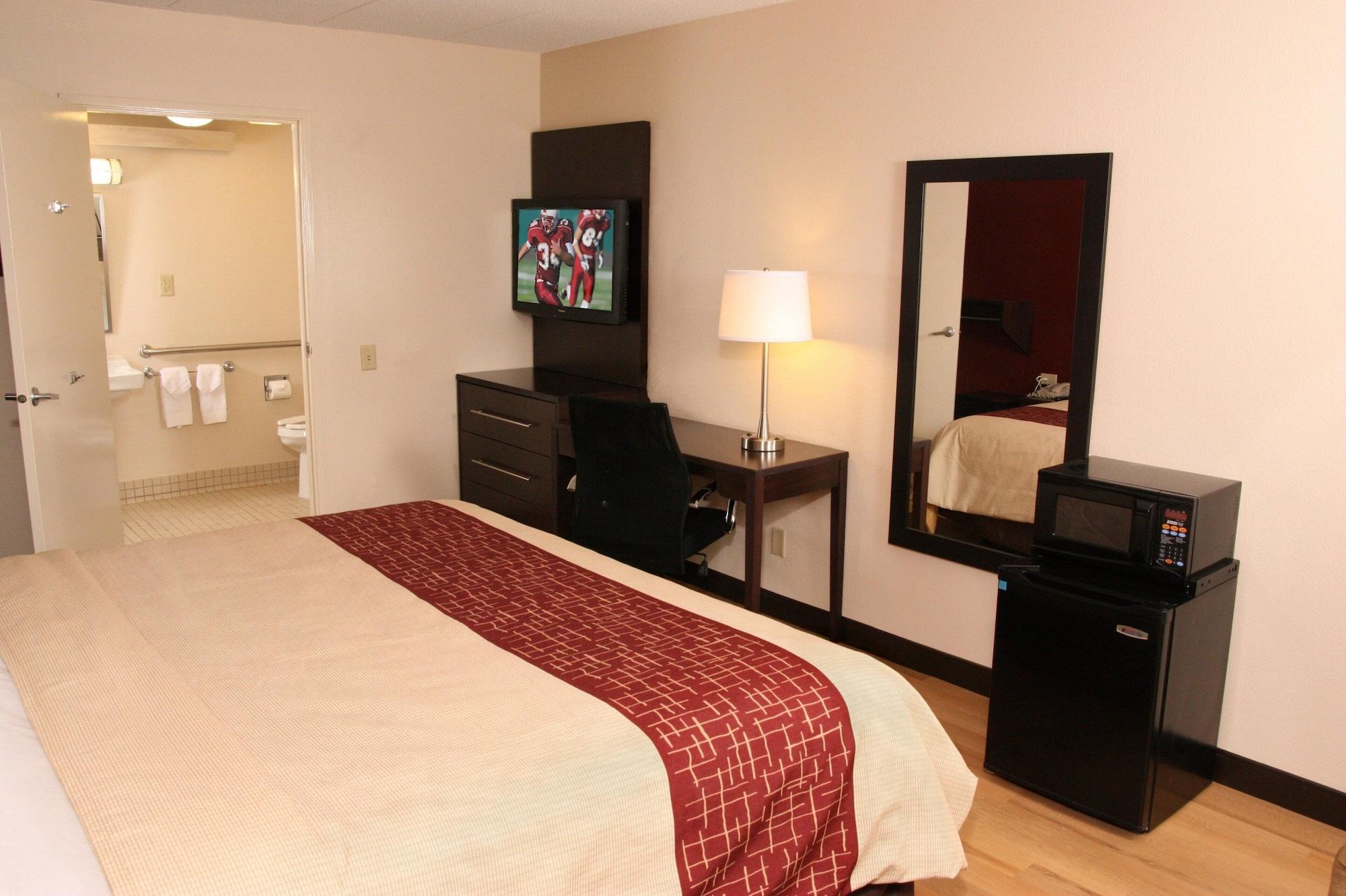 Red Roof Inn Plus+ Philadelphia Airport Есингтън Екстериор снимка