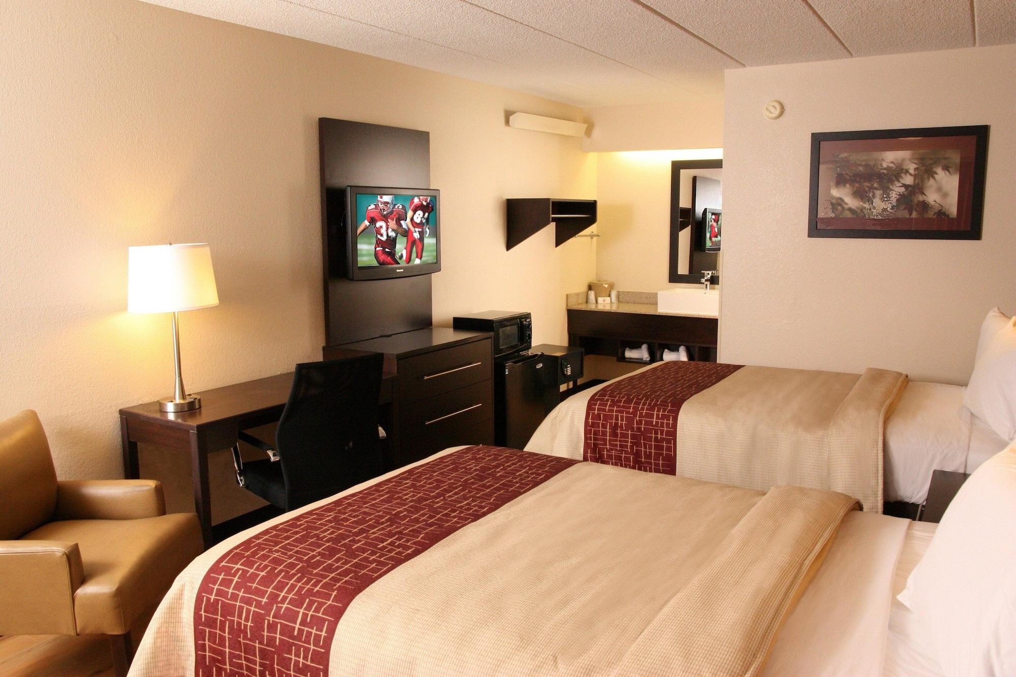 Red Roof Inn Plus+ Philadelphia Airport Есингтън Екстериор снимка