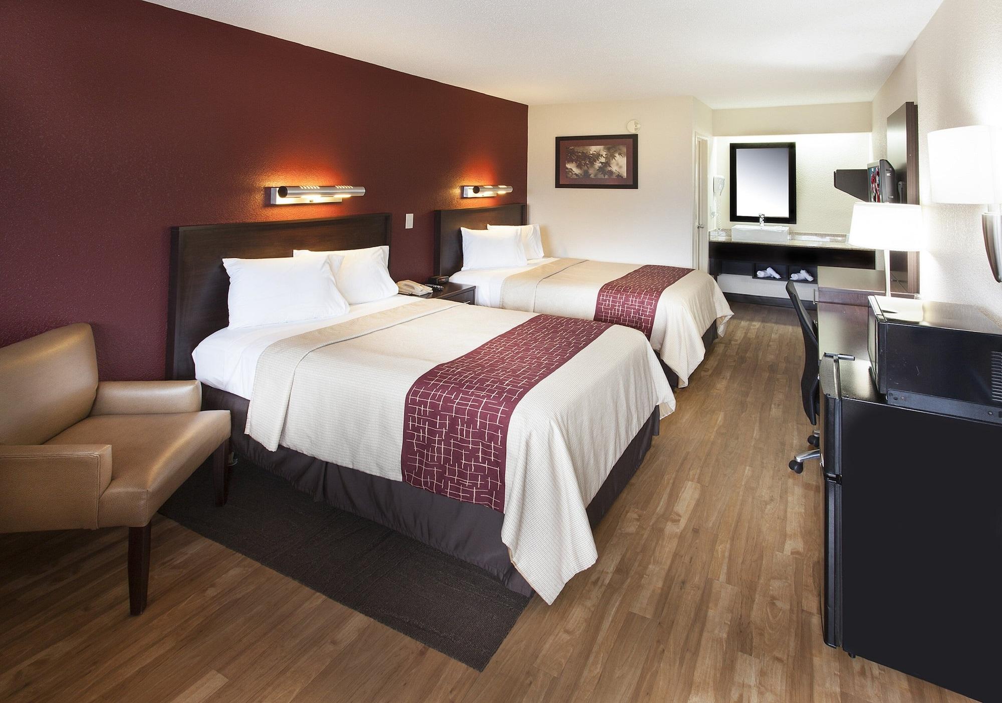 Red Roof Inn Plus+ Philadelphia Airport Есингтън Екстериор снимка