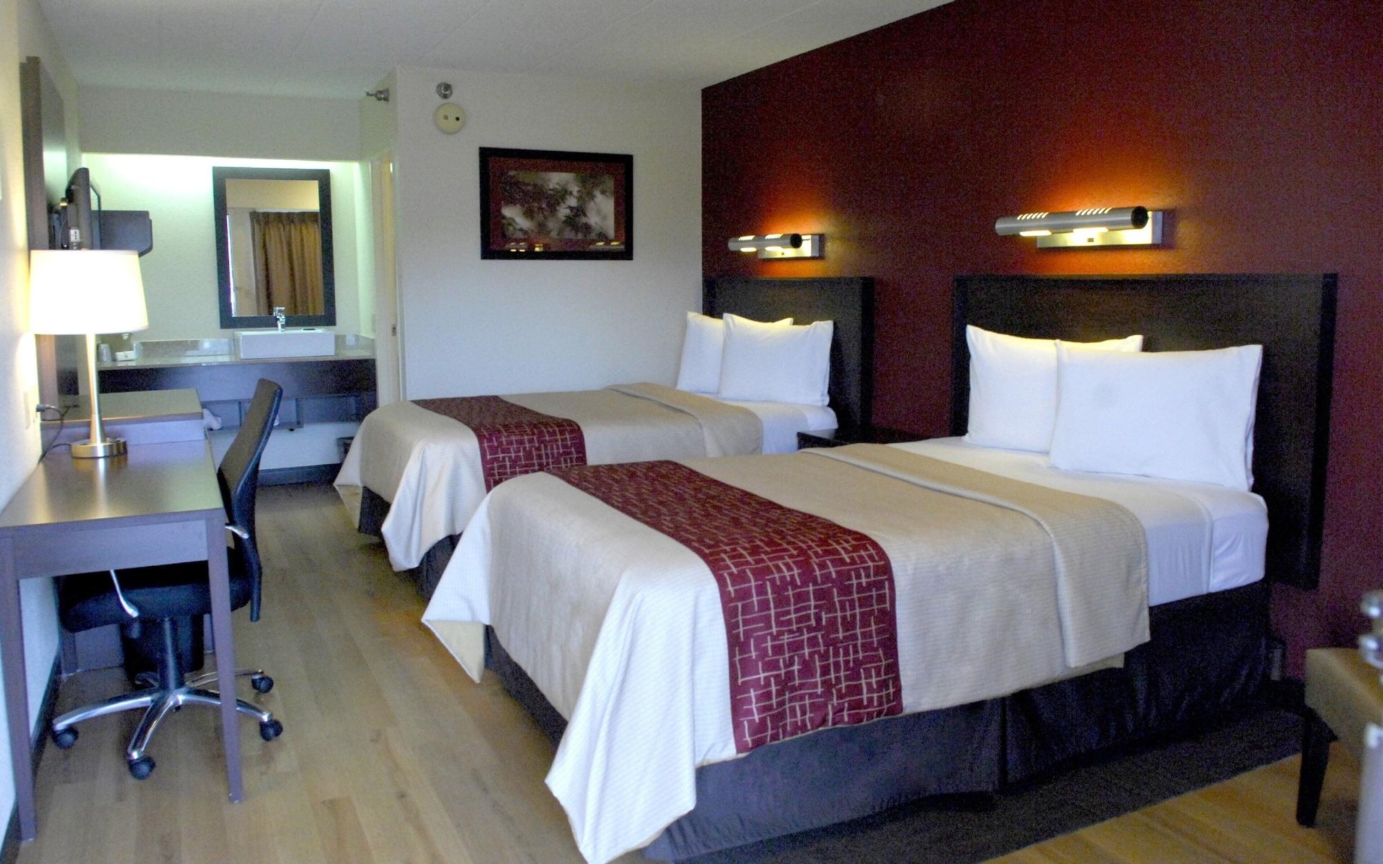 Red Roof Inn Plus+ Philadelphia Airport Есингтън Екстериор снимка