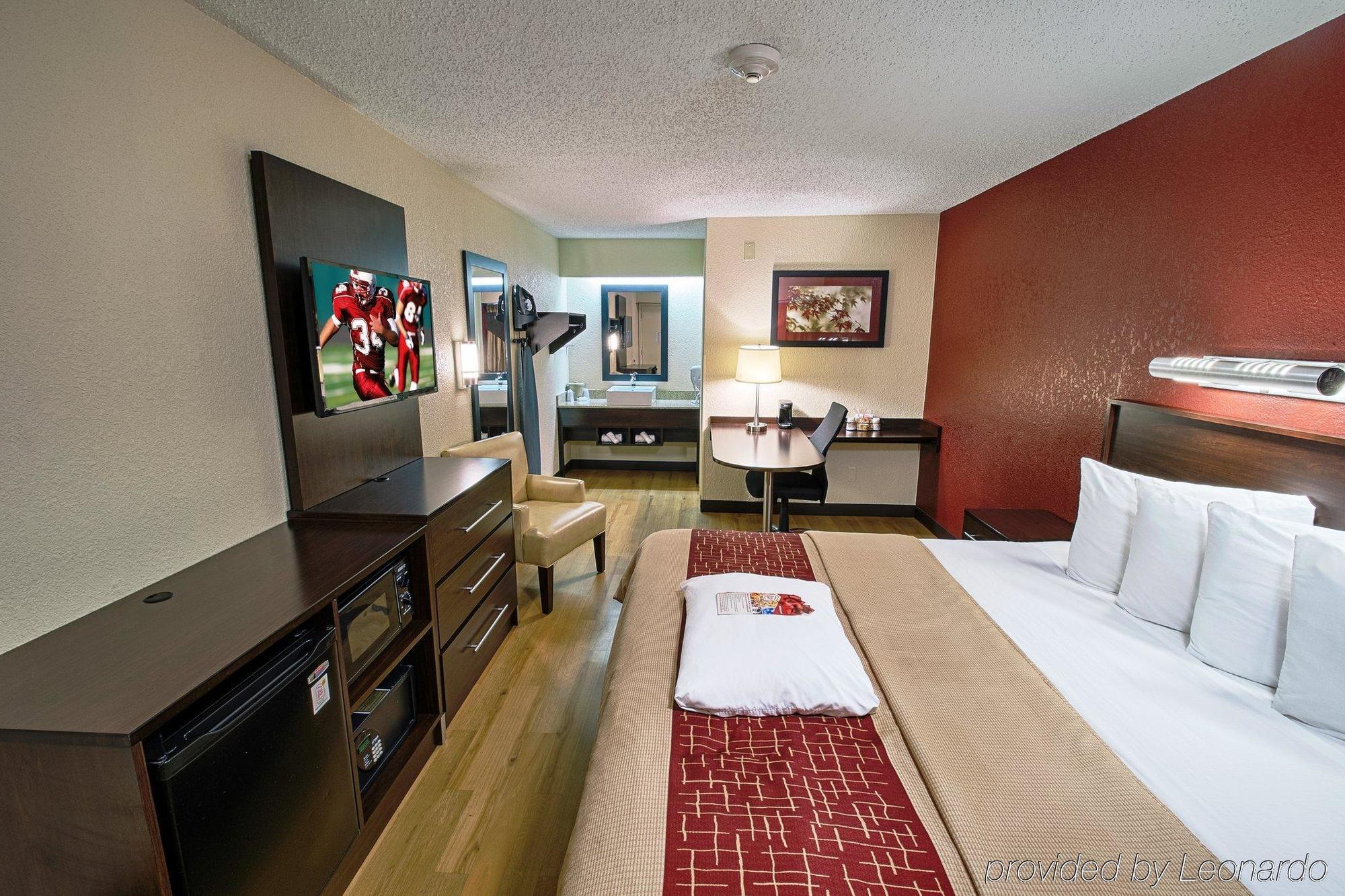 Red Roof Inn Plus+ Philadelphia Airport Есингтън Екстериор снимка