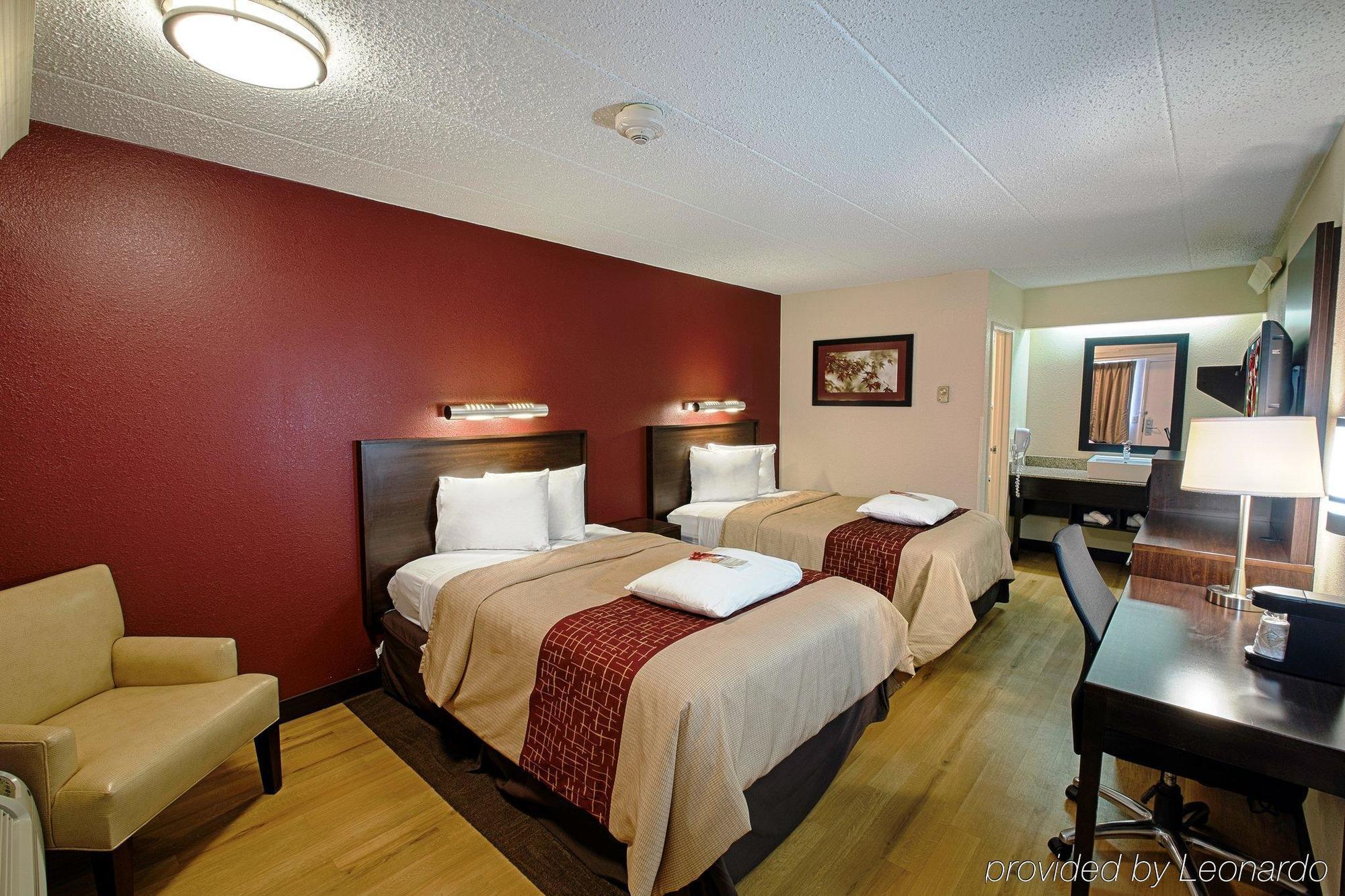 Red Roof Inn Plus+ Philadelphia Airport Есингтън Екстериор снимка