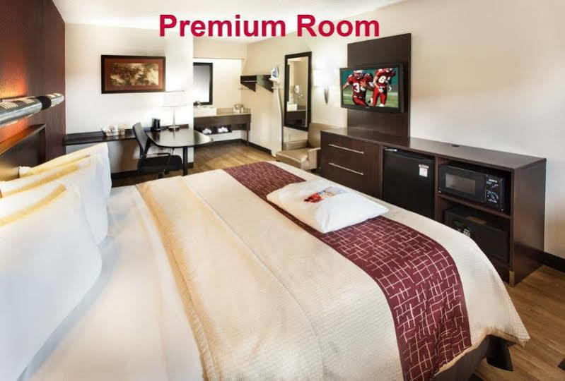 Red Roof Inn Plus+ Philadelphia Airport Есингтън Екстериор снимка